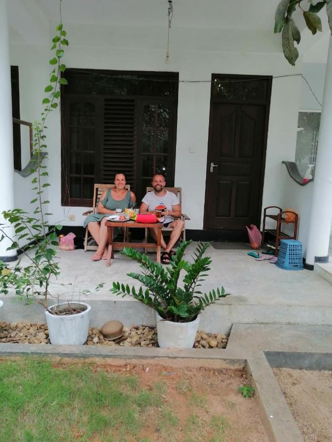 Rainbowswell Beach Resort Unawatuna Extérieur photo