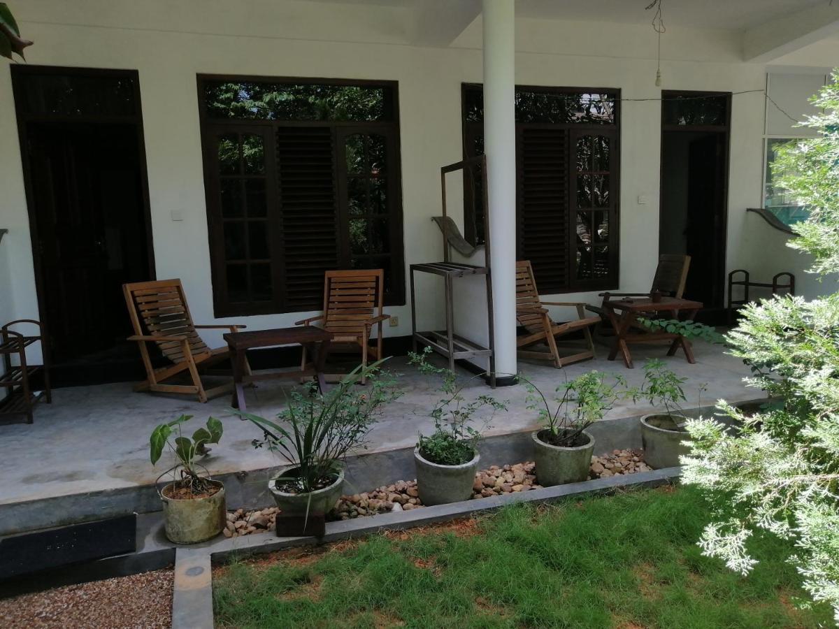 Rainbowswell Beach Resort Unawatuna Extérieur photo