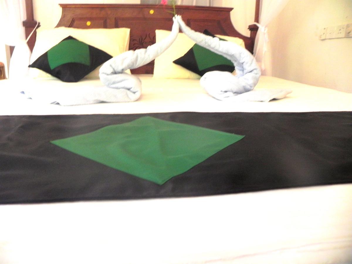Rainbowswell Beach Resort Unawatuna Extérieur photo
