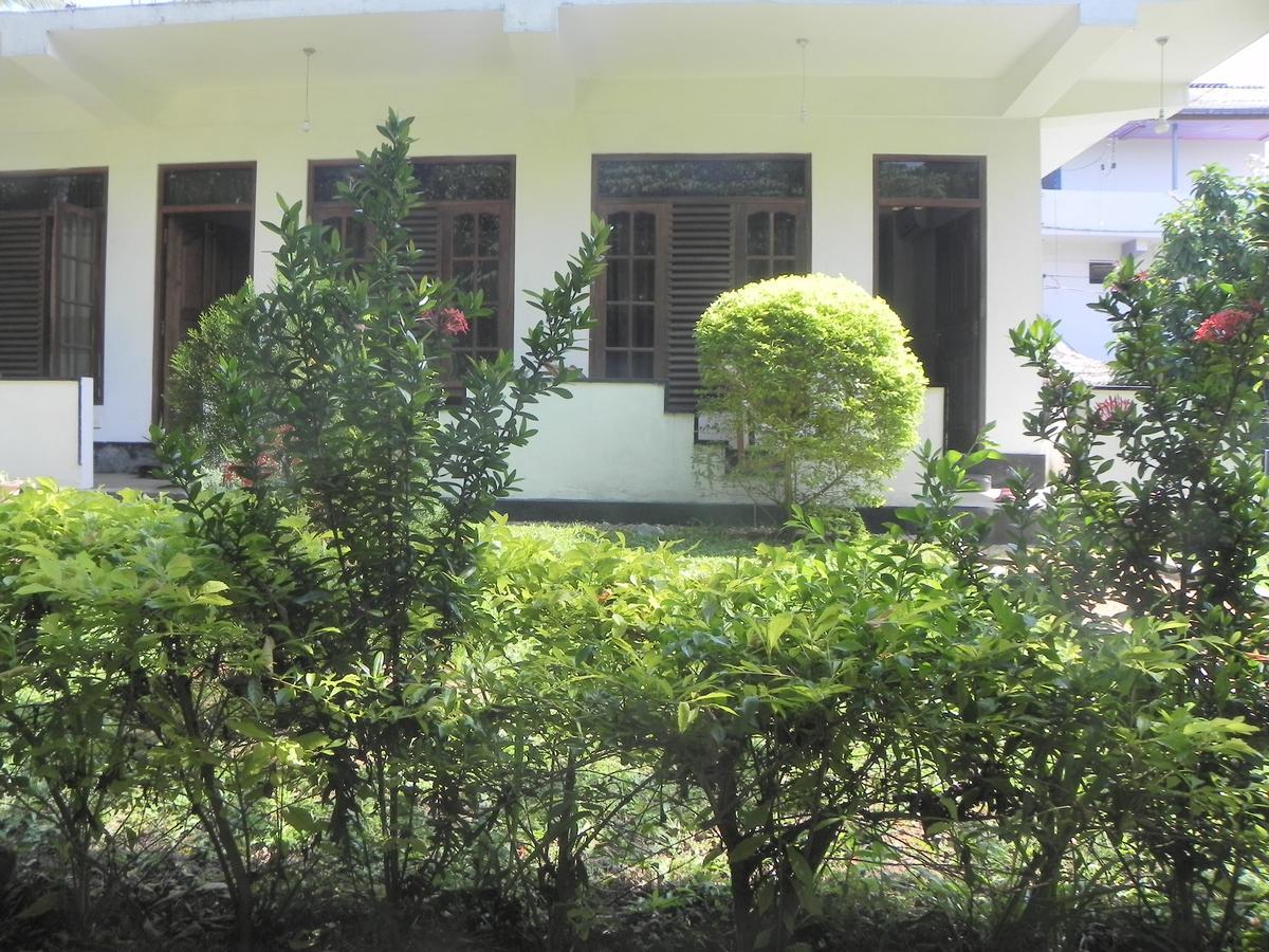 Rainbowswell Beach Resort Unawatuna Extérieur photo