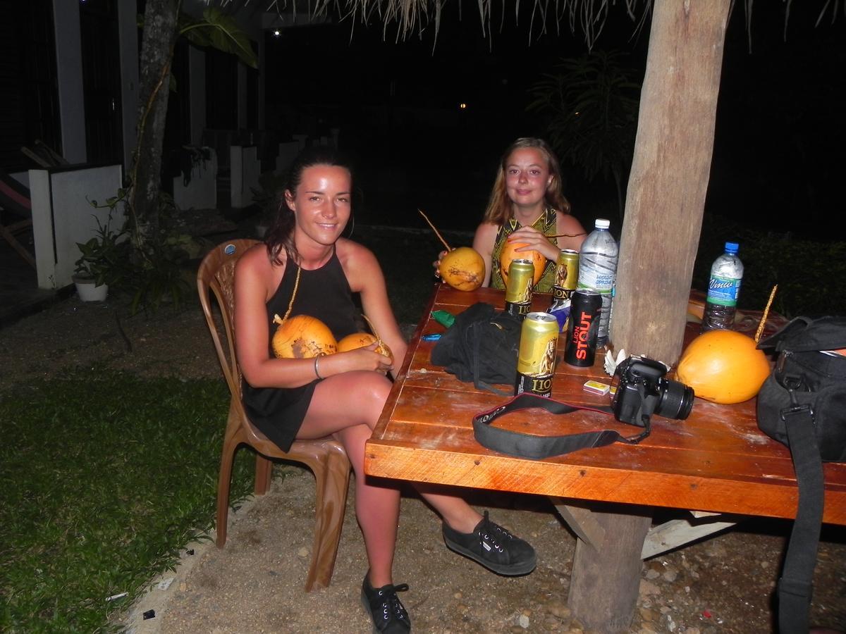 Rainbowswell Beach Resort Unawatuna Extérieur photo