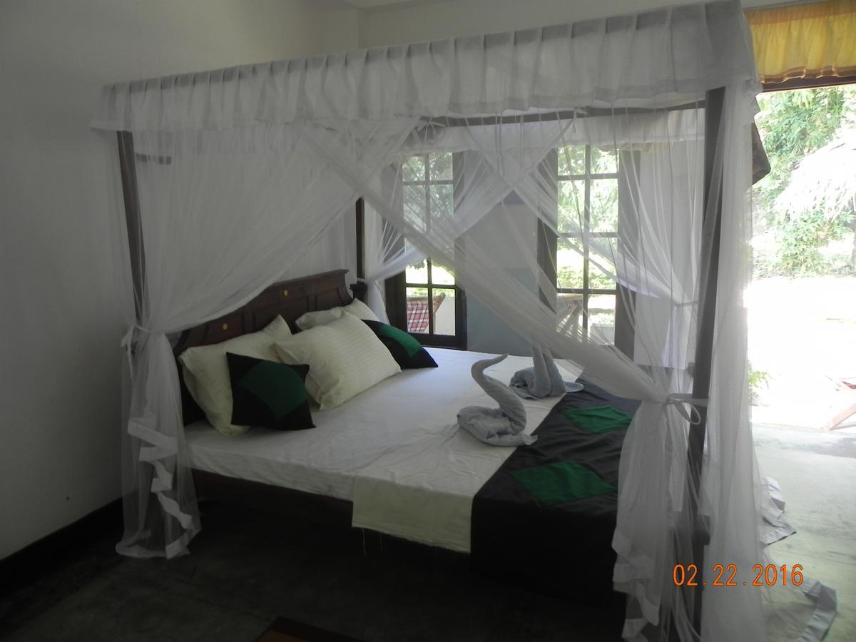 Rainbowswell Beach Resort Unawatuna Extérieur photo