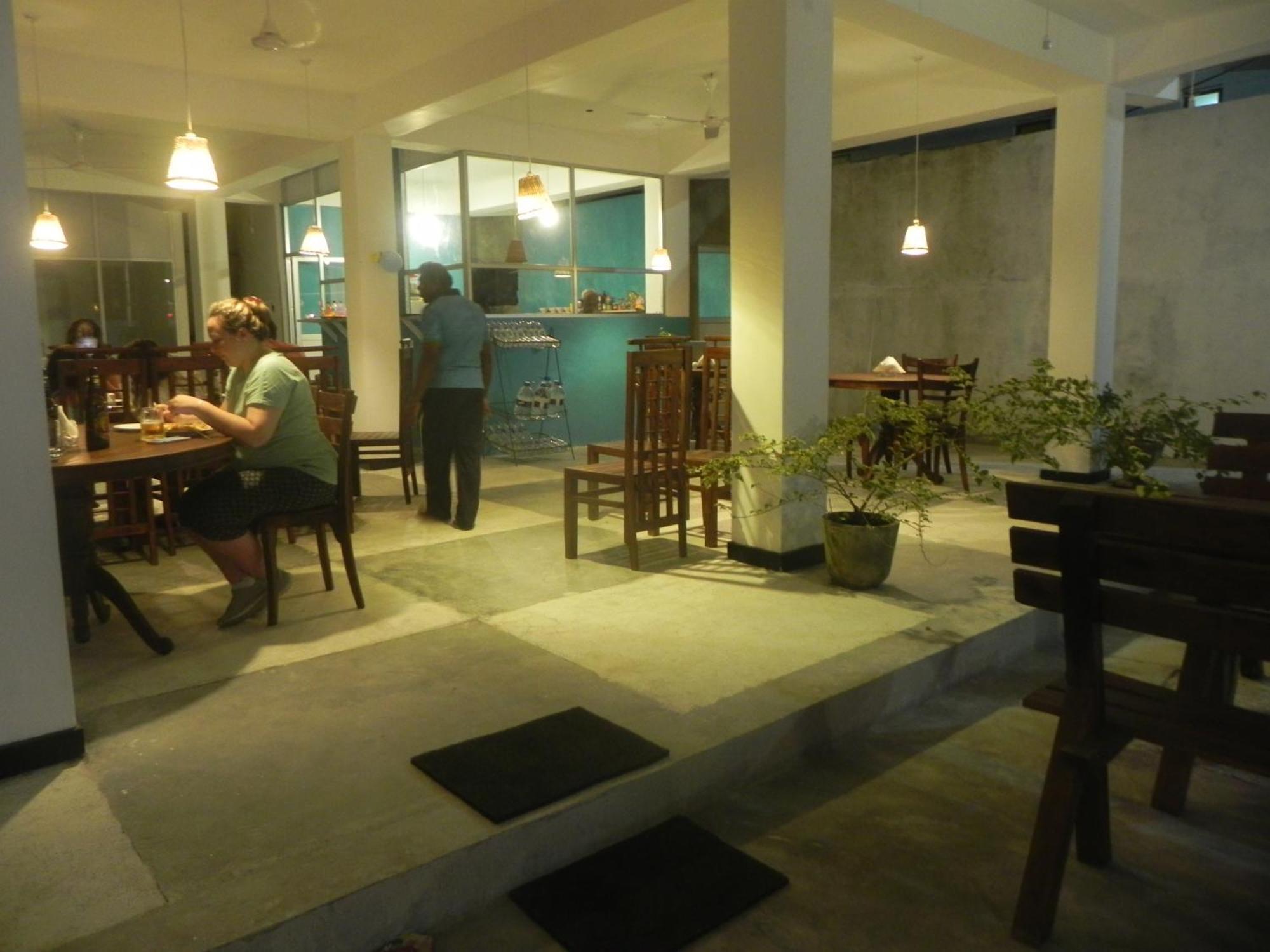 Rainbowswell Beach Resort Unawatuna Extérieur photo