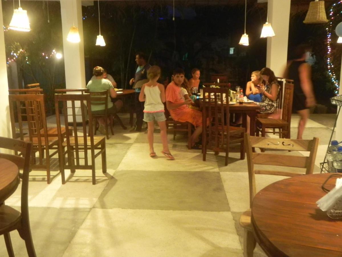 Rainbowswell Beach Resort Unawatuna Extérieur photo